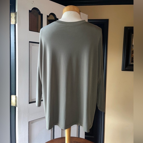 PLANET olive green light top. Size : one size fits all. Perfect condition top - Picture 6 of 11